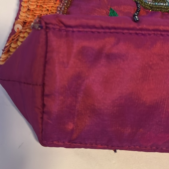 MILSON & LOUIS BRAND SILK HAND BAG EMBROIDERY AND SEQUIN DESIGN
GORGEOUS COLORS - Picture 12 of 12